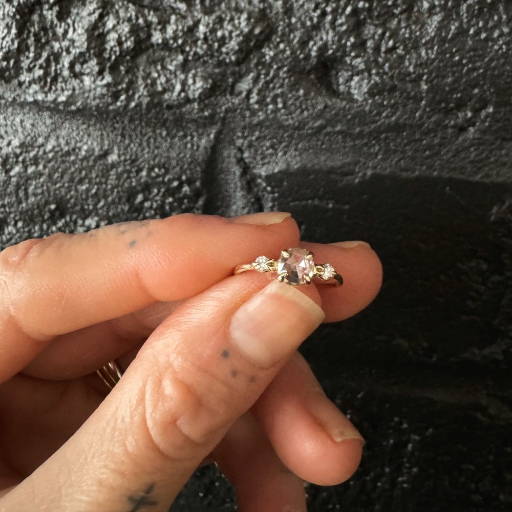 Catbird Wedding Ring - Odette the Swan - ring size 4 - Picture 3 of 3